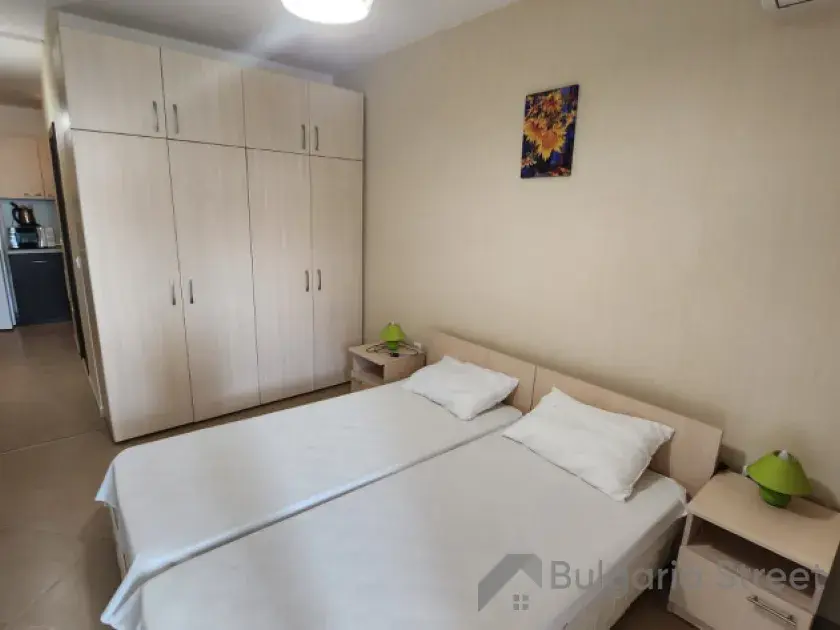 двухспальная кровать