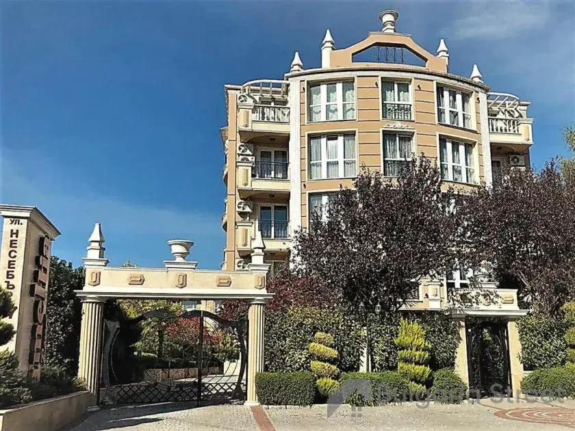 фасад здания Melia 6