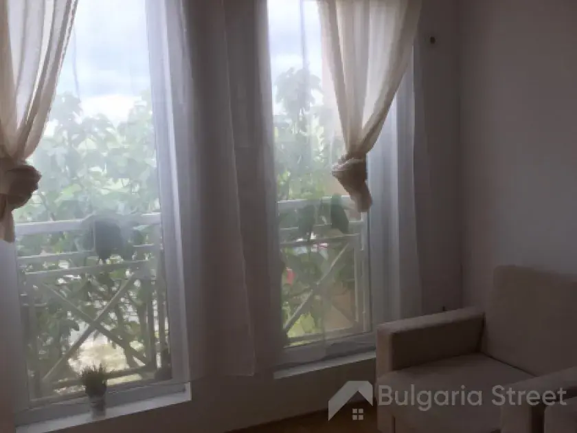 окна в спальне