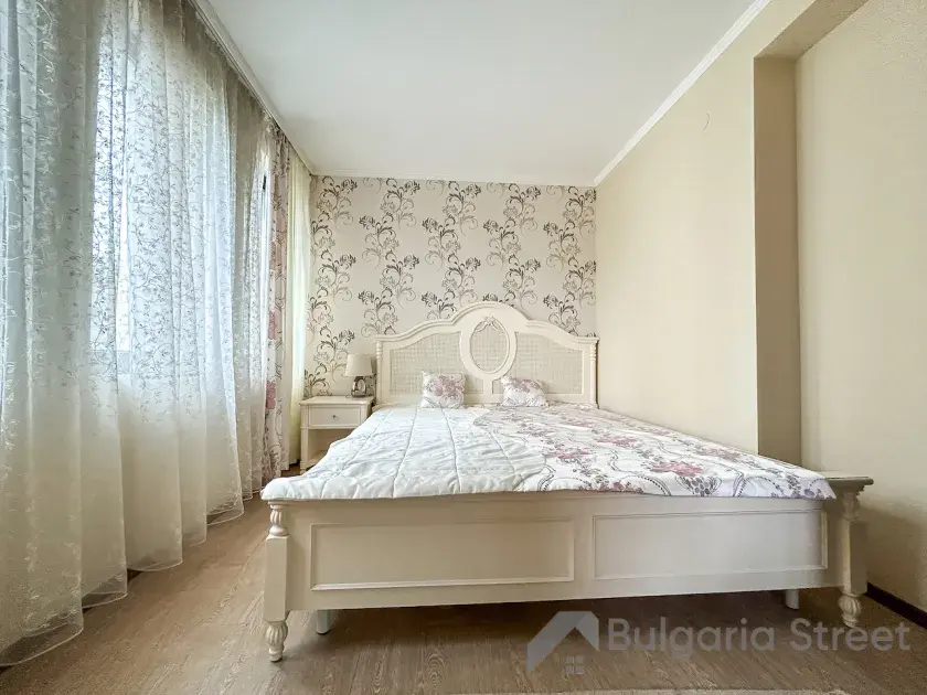 кровать