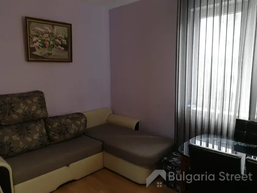 диван в квартире