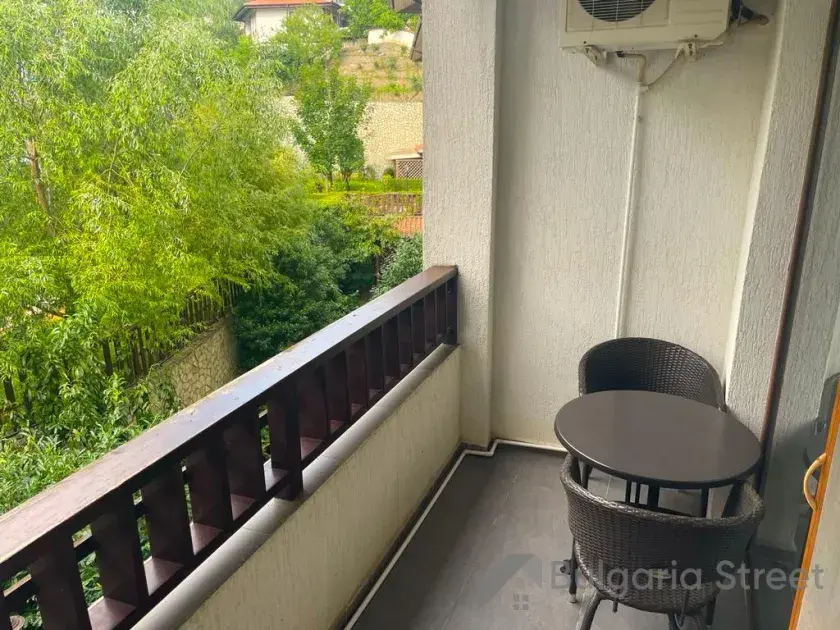 терраса с видом на горы