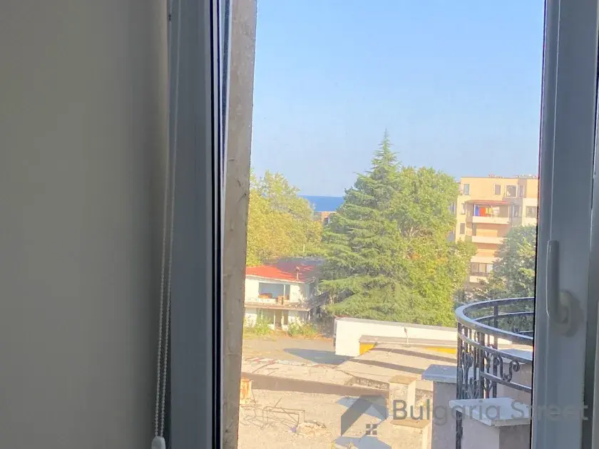 вид из окна спальни