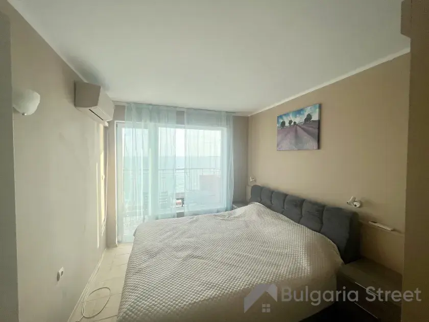 двухспальная кровать