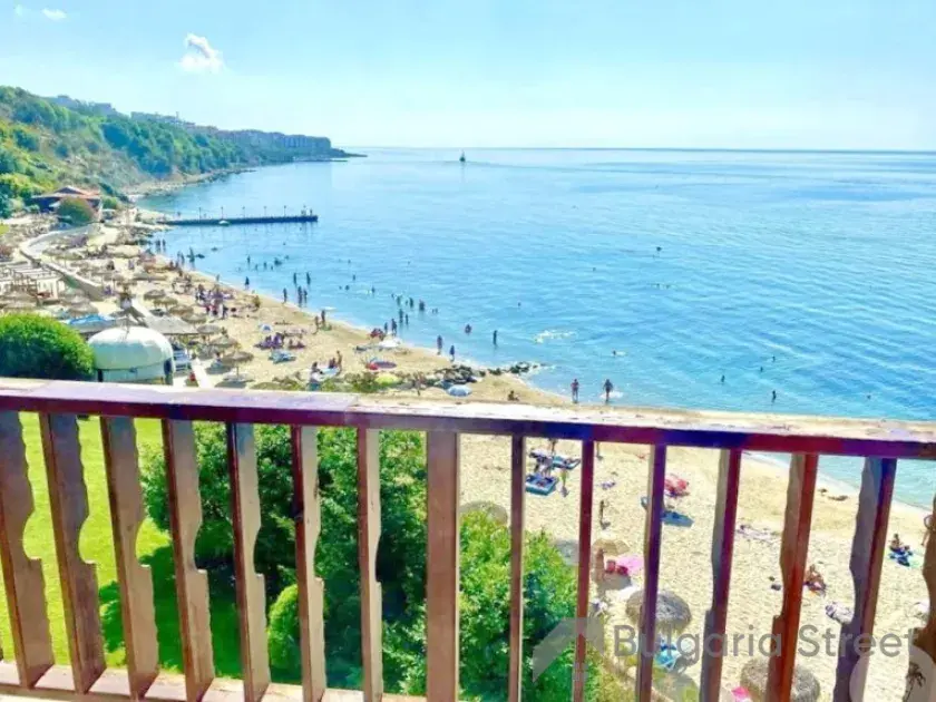 терраса с прямым видом на море