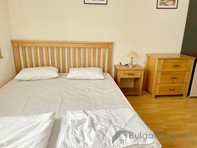 двухспальная кровать