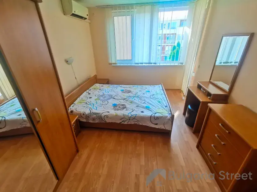 меблированная спальня