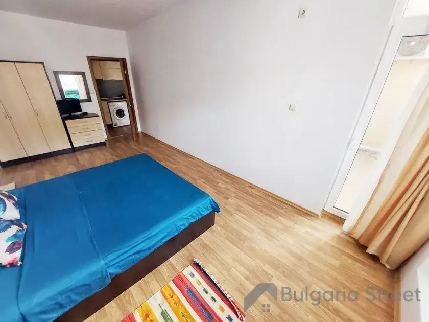 гардероб и кровать