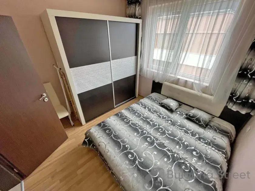 кровать, шкаф