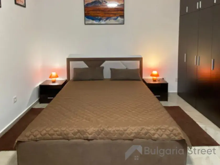 двухспальная кровать