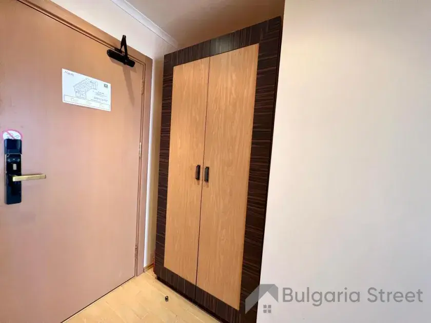 гардероб в прихожей