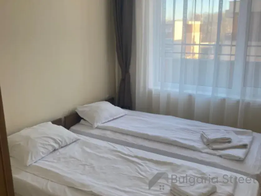 двухспальная кровать