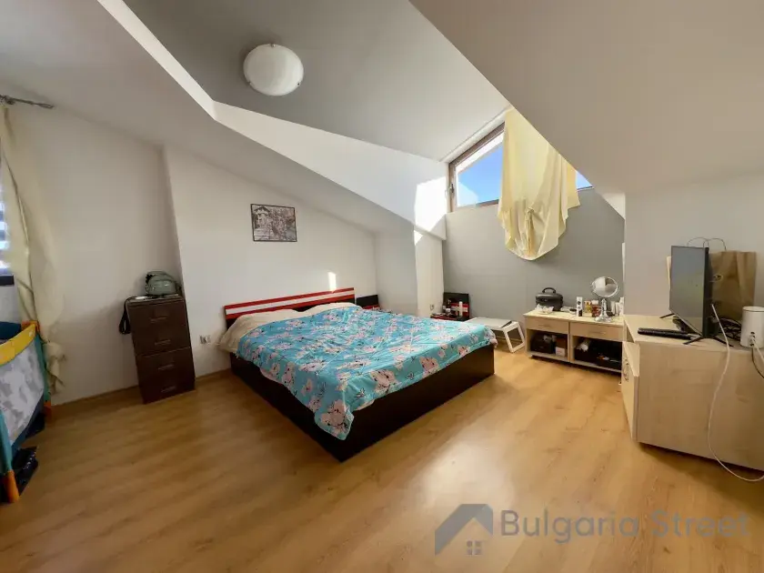 двухспальная кровать
