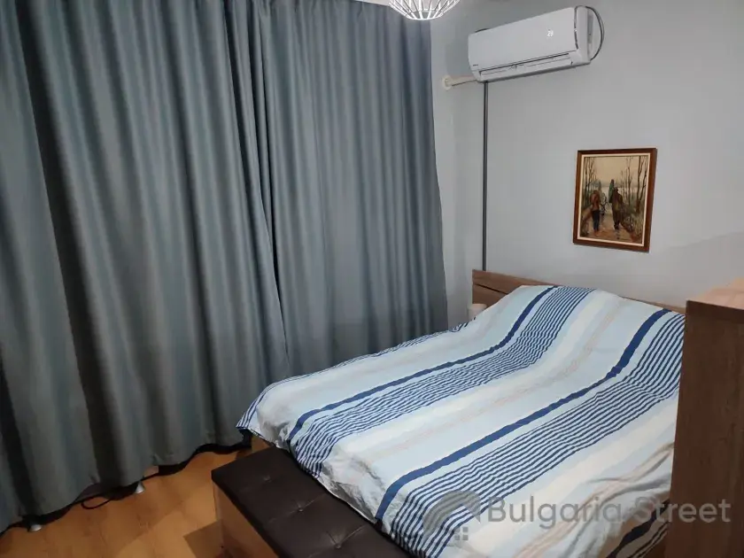двухспальная кровать
