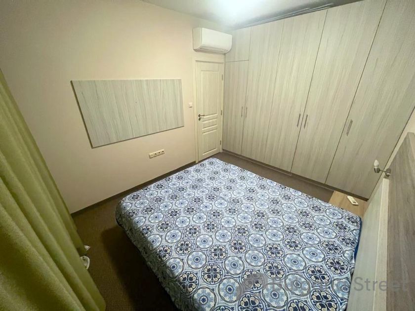 меблированная спальня