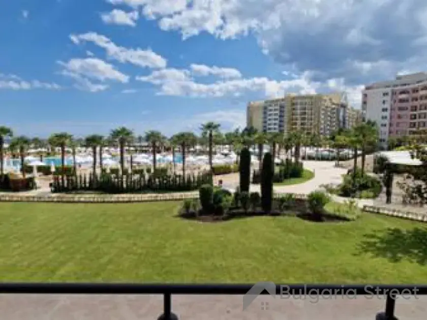 вид на территорию комплекса