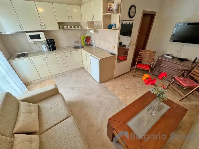 меблированная гостиная комната