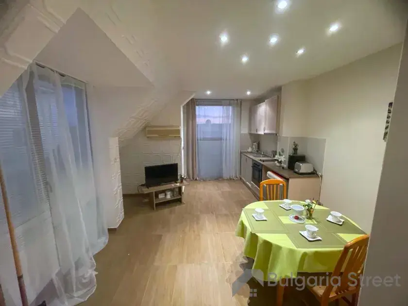 панорамное окно в комнате