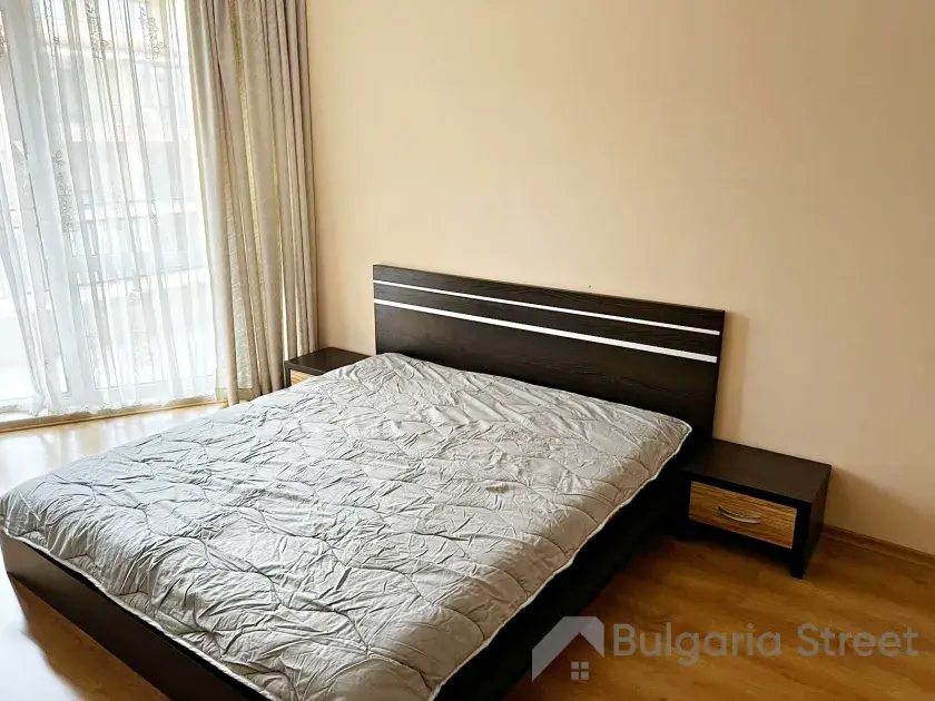 двухспальная кровать