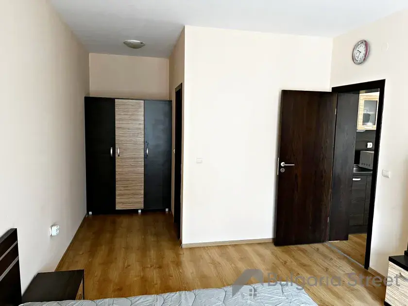 гардероб в нише
