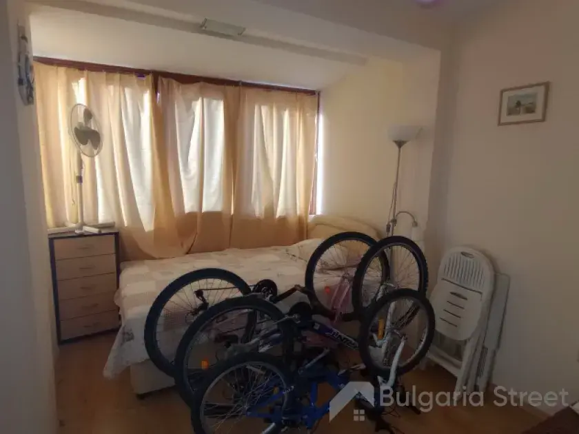 окно в спальне
