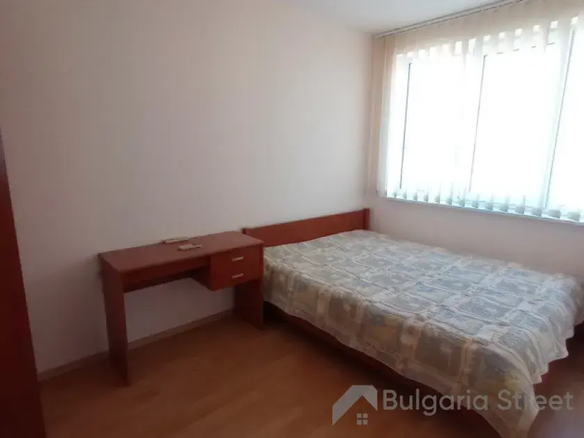 окна в спальне