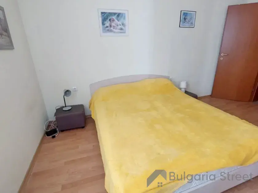 двухспальная кровать