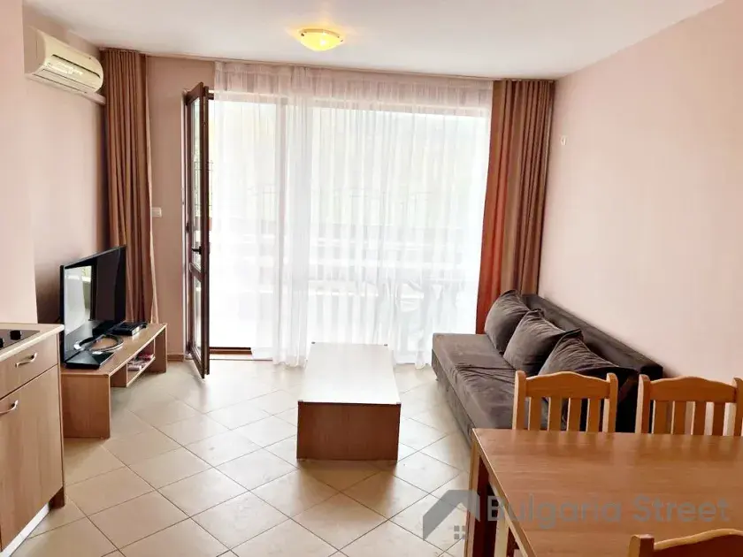 гостиная двухкомнатной квартиры в комплексе Gardenia Hills