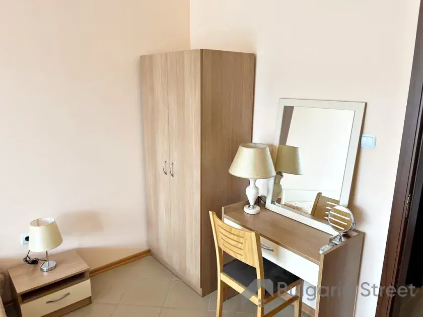 Туалетный столик и гардероб
