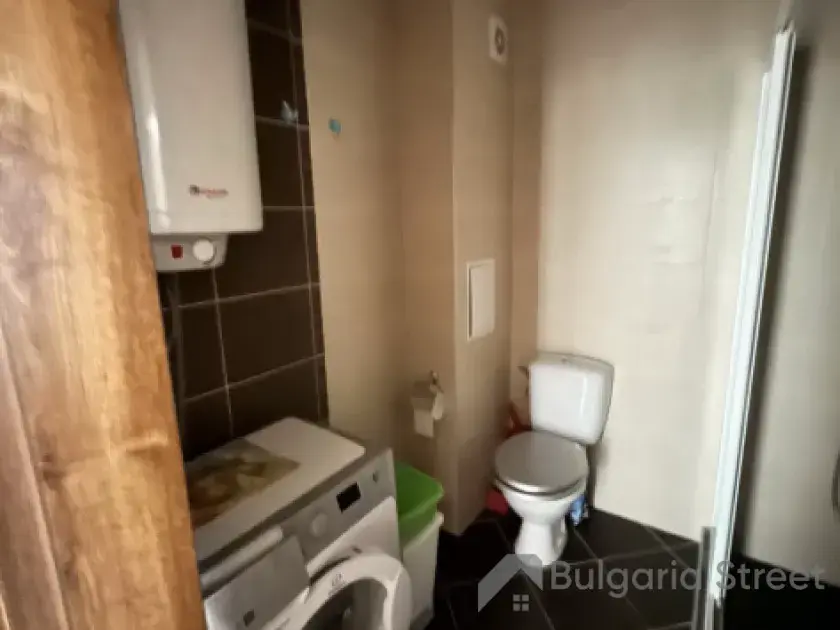 Стиральная машина в ванной комнате