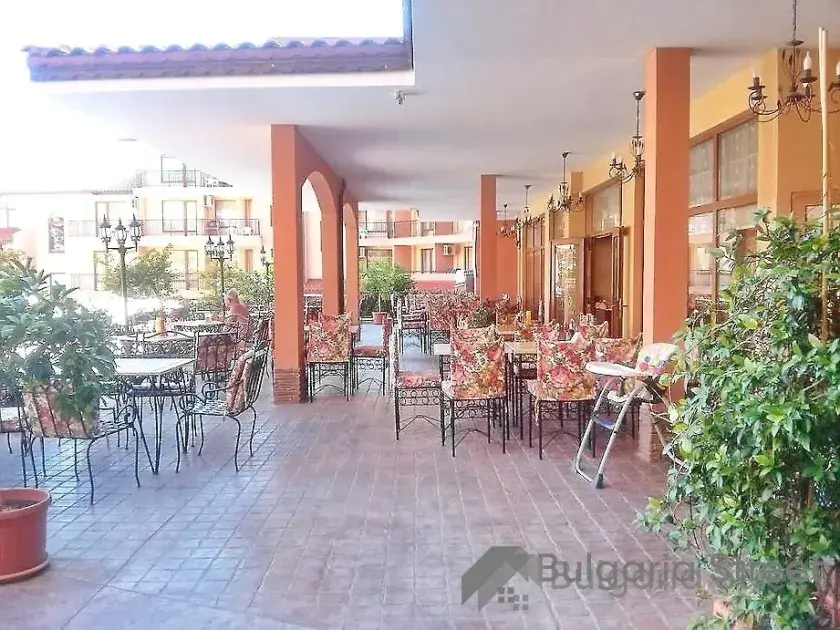 столы, стулья в ресторане