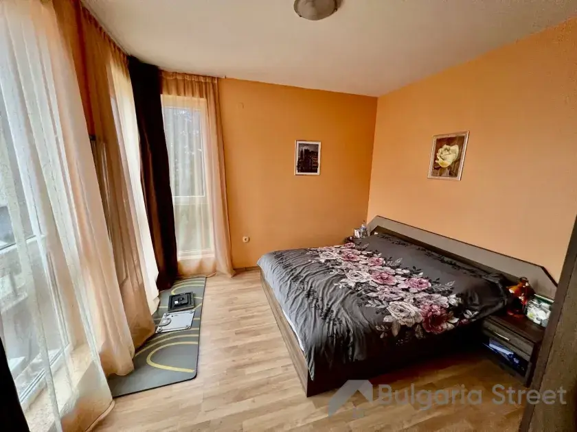 Двухспальная кровать