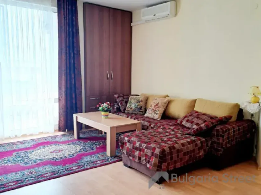 гостиная двухкомнатной квартиры в комплексе Imperial Fort Club
