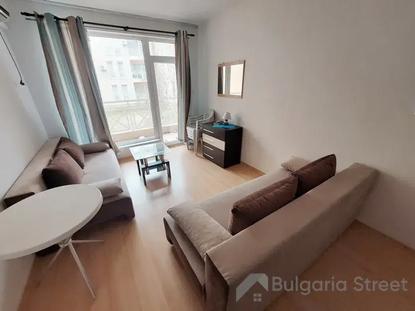 Просторное окно в квартире