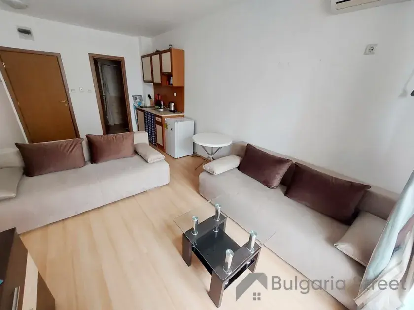 2 дивана в комнате