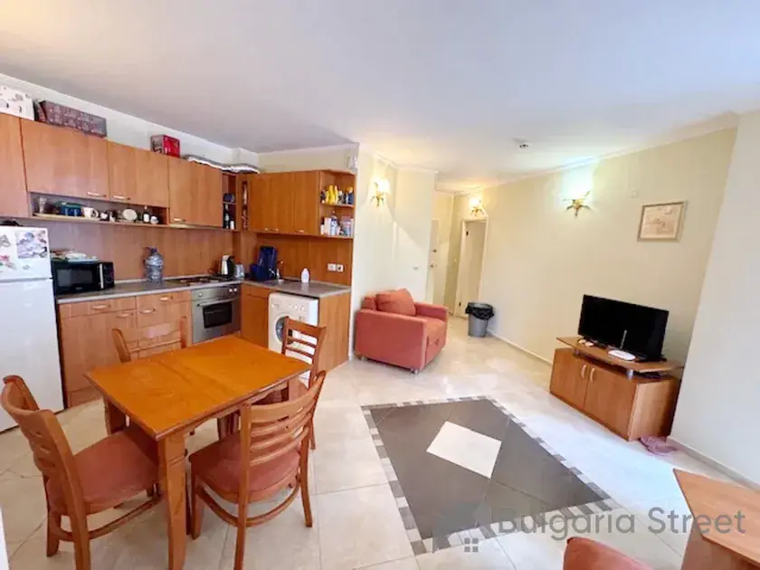 гостиная трехкомнатной квартиры в комплексе Victoria Residence
