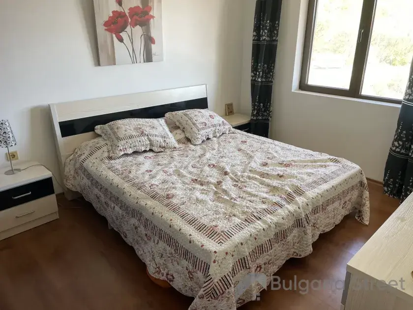 Кровать