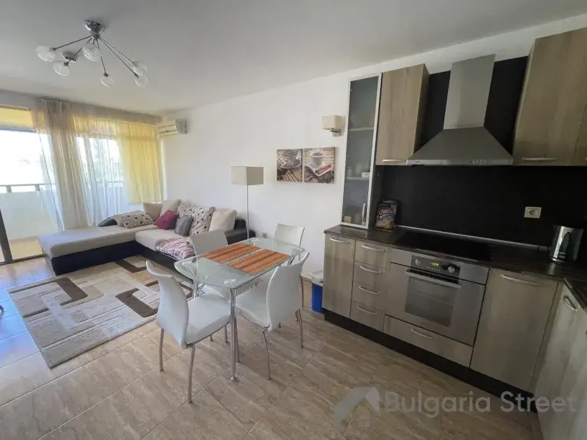 Гостиная квартира в комплексе Этера 2