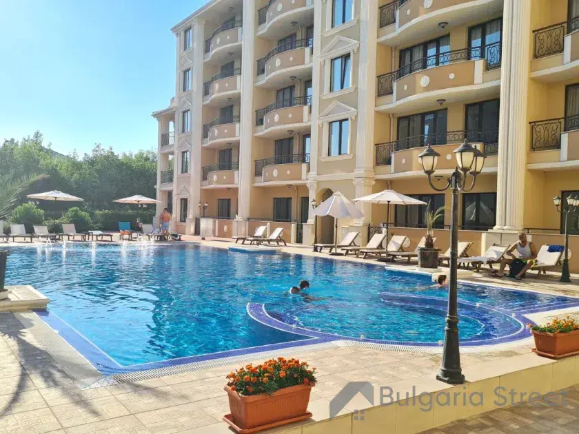 фасад комплекса Flora Beach
