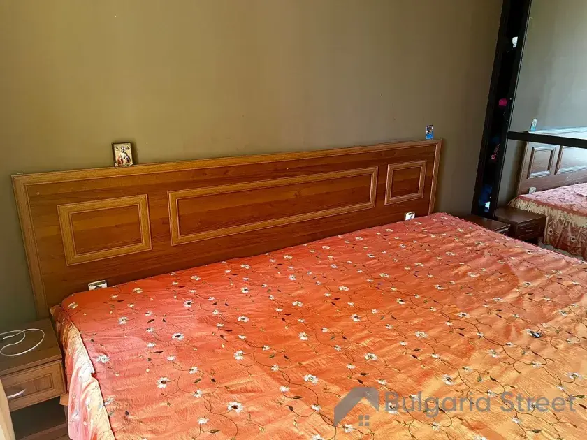 Двухспальная кровать