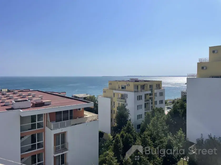 вид на море из балкона апартамента