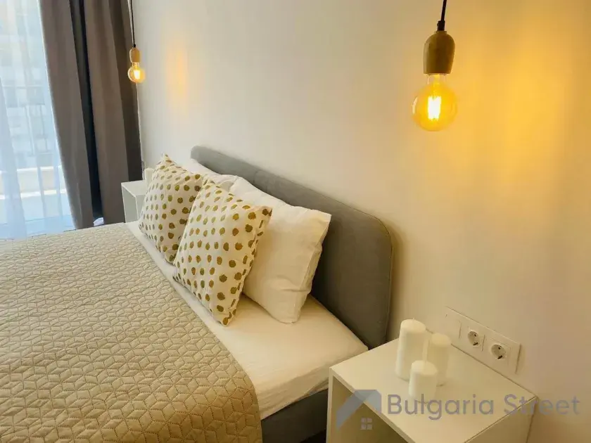 двухспальная кровать