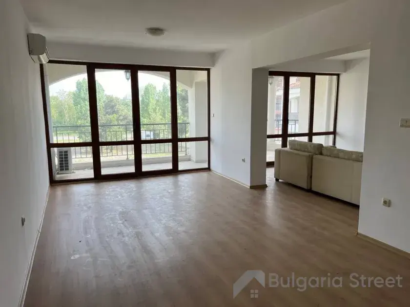 трехкомнатная квартира в комплексе Chateau del Mar