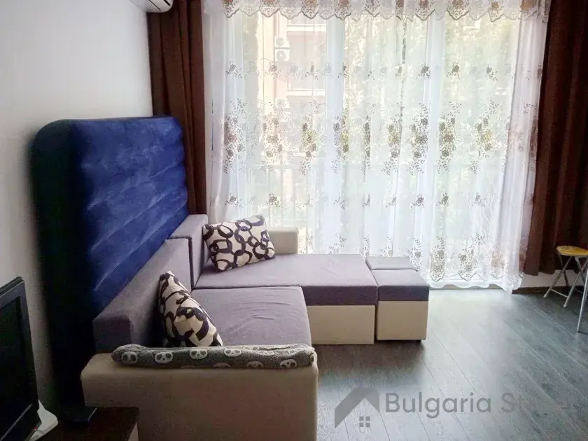Диван