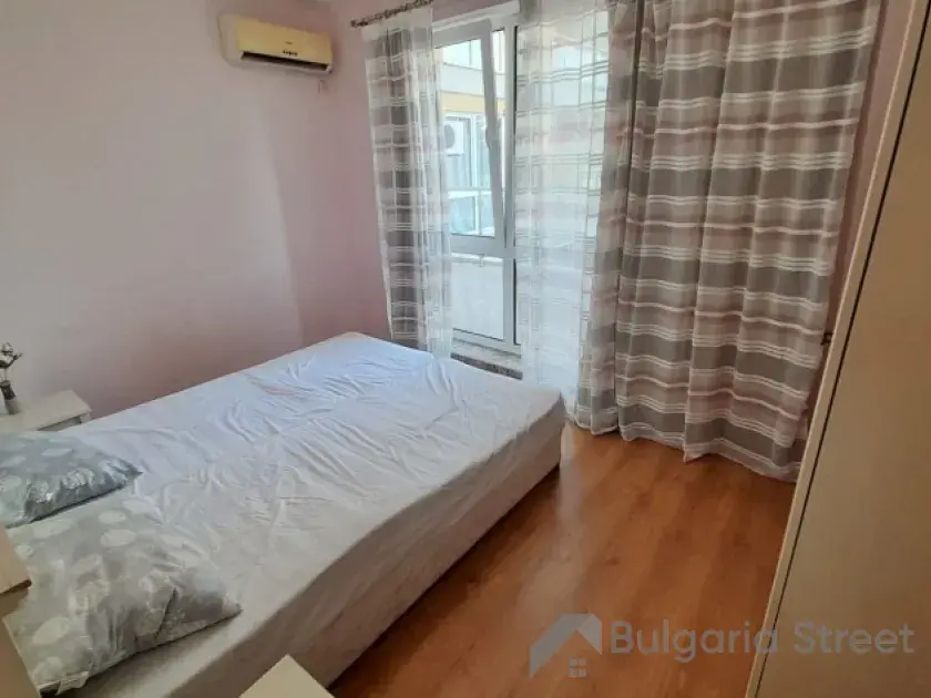 двухспальная кровать