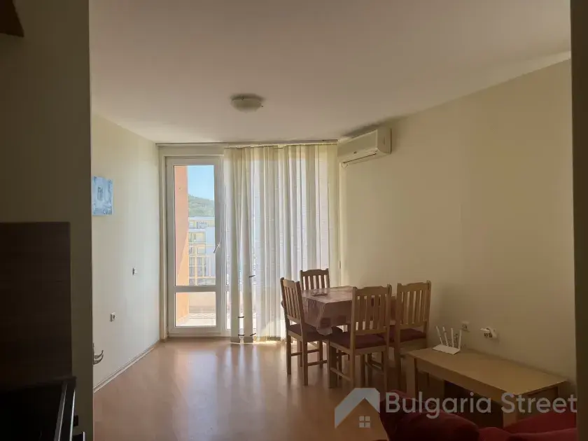 Панорамное окно комнате