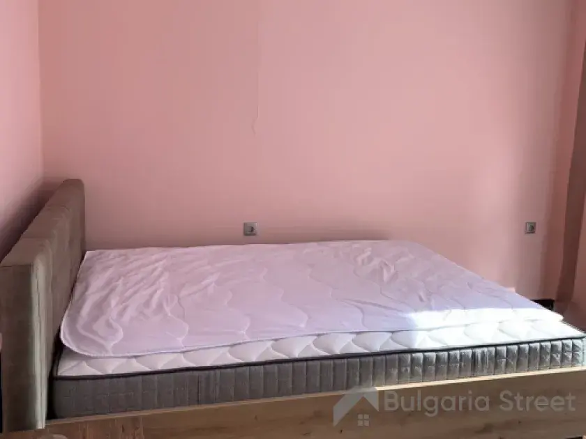 Двухспальная кровать