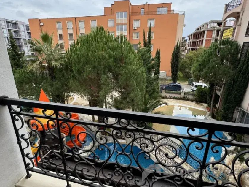 Трехкомнатная квартира в комплексе романс Париж