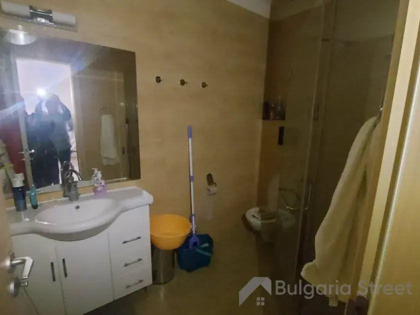 ванная комната с туалетом