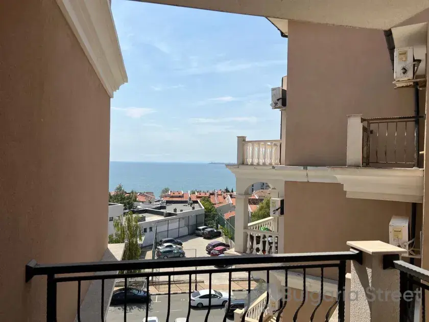 Вид на море из террасы апартамента